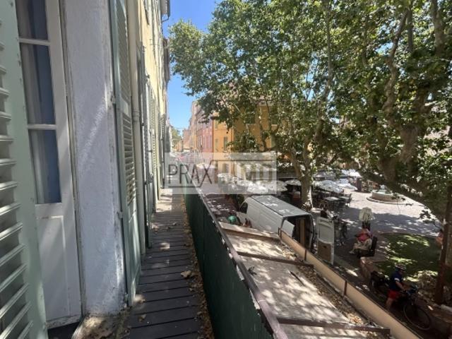 APPARTEMENT 3 PIECES PLEIN CENTRE FREJUS A RENOVER