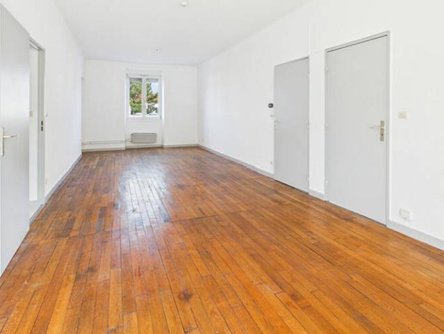 Appartement 3 pièces rénové avec balcon