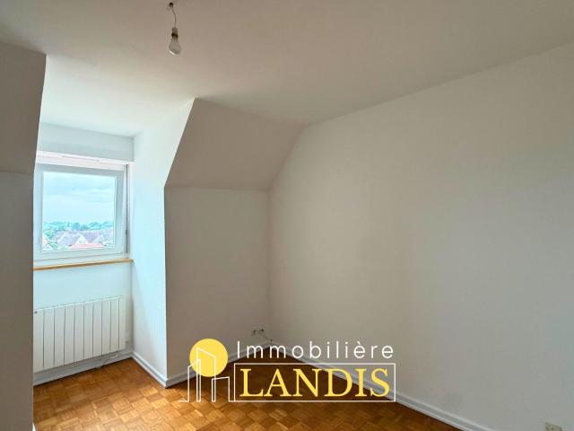 APPARTEMENT 3 PIÈCES SOUS COMBLES AVEC GARAGE
