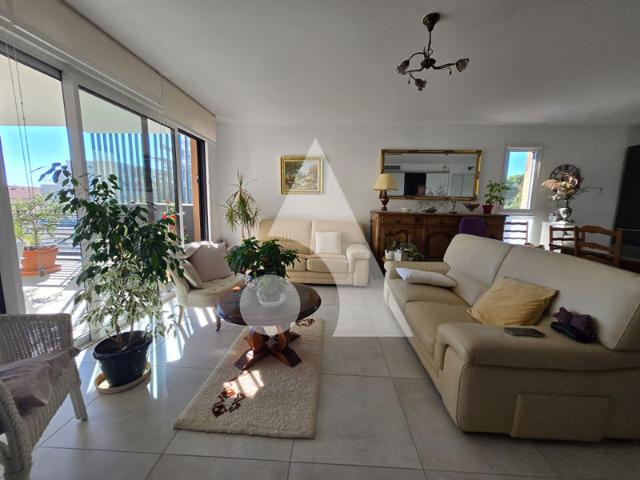 SAINT RAPHAEL, 300 M DES PLAGES Superbe T3 de standing avec terrasse de 23 m²