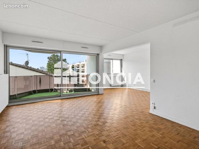 Appartement – 3ème étage – T4 – 85 m²