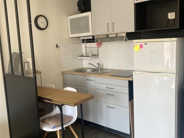 Appartement 3ème étage 28,10 m2 1 pièce Meublé