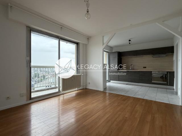 Appartement 3p 69 m2 balcon cave et parking