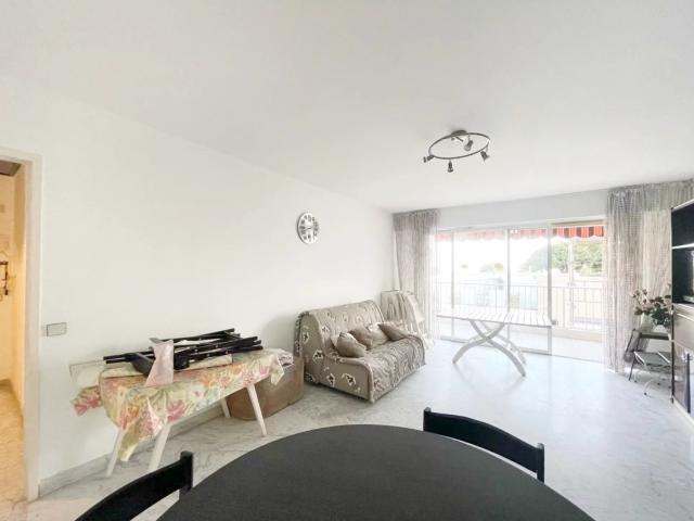Appartement 3P à rénover, idéalement situé, au Port 71m² Saint Laurent du Var
