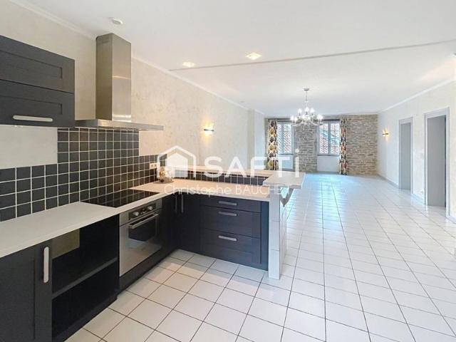 Appartement 4P rénové en coeur de ville
