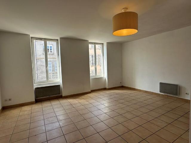 Appartement T3 63m2 rue Nationale