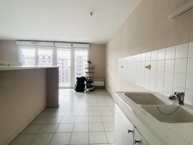 APPARTEMENT T3 TERRASSES PARKINGS