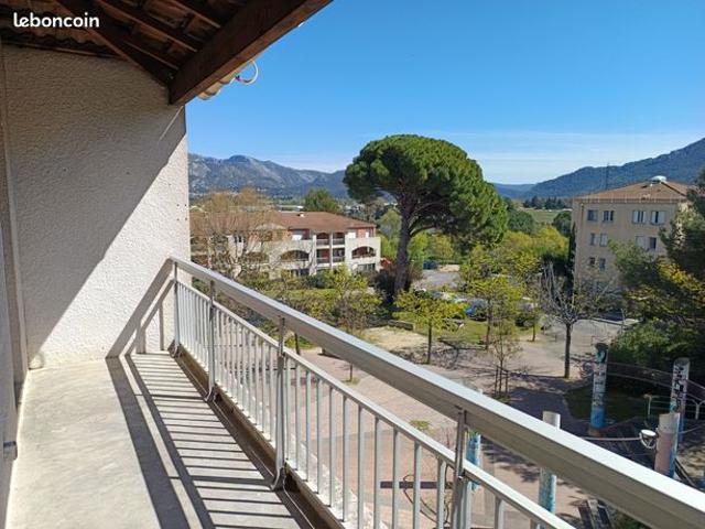 Appartement T3 – 62 m² 3ème étage