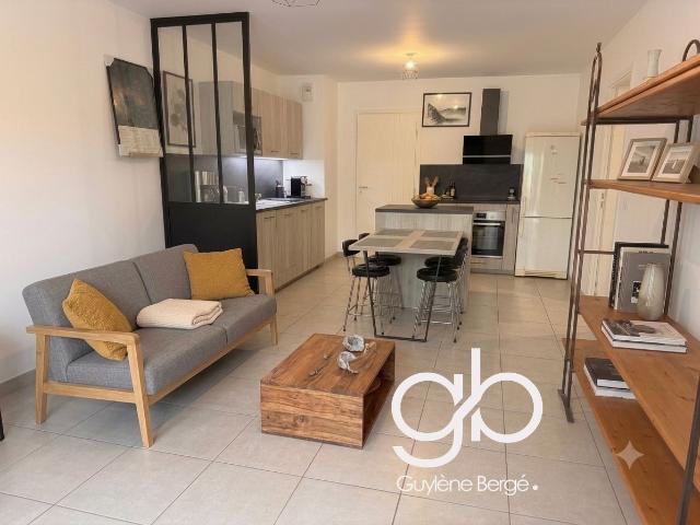 Appartement T3 65,70 m2 avec terrasse 31 m2, 2 parkings et 2 caves Clapiers 34830