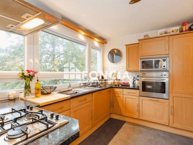 Appartement T3 65m2 METRO TRIANGLE
