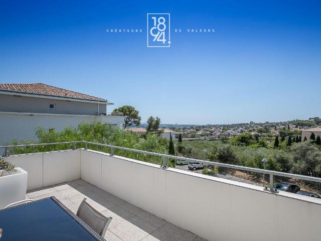 Appartement T3 65m2 BOX ET Place de parking