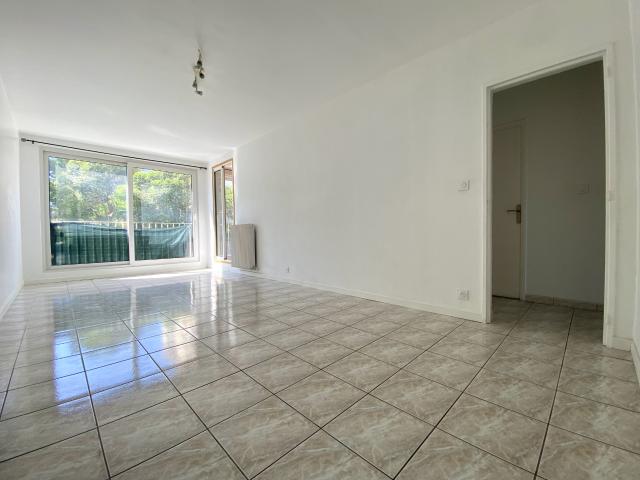 APPARTEMENT T3 65M2 CAVE ET PLACE DE PARKING