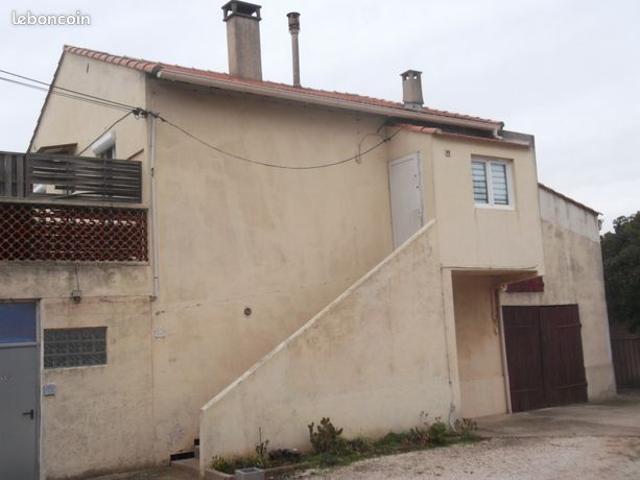 Appartement t3 66 m2 avec terrasse et garage. Etage maison