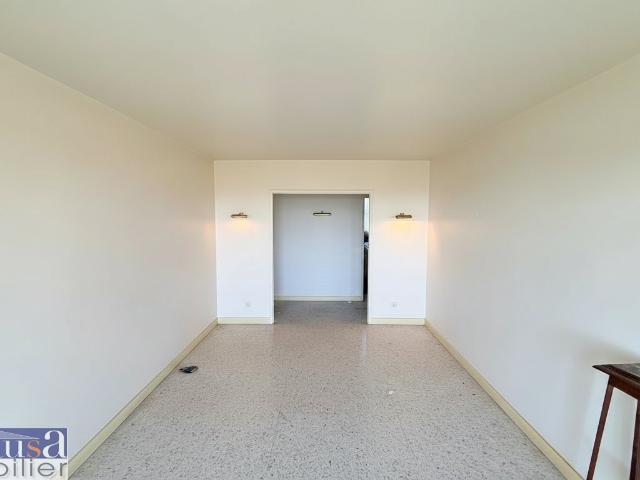 Appartement T3 66m2 au 7 ème et dernier étage avec ascenseur