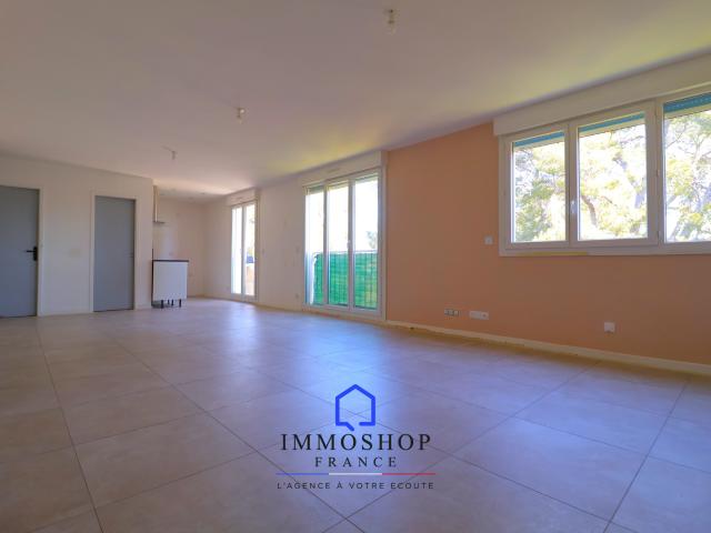 Appartement T3 70m2 dernier étage, 13013