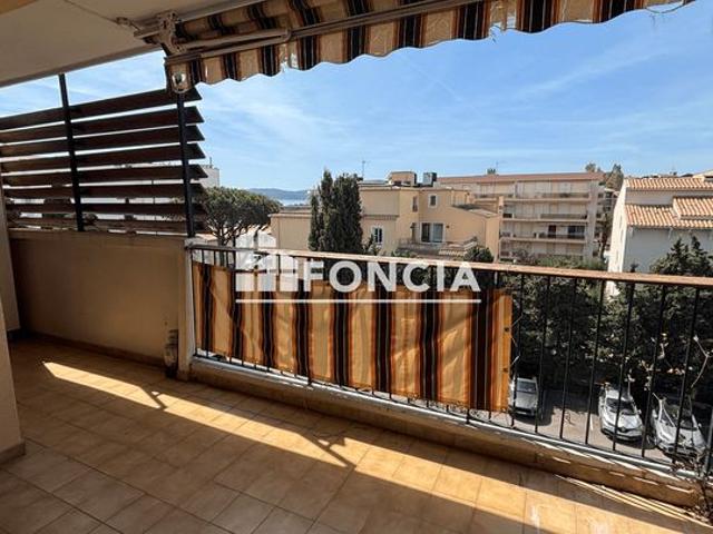 Appartement T3 72 m² à vendre – Dernier étage, ascenseur, aperçu mer – Plein centre ville de Sainte Maxime