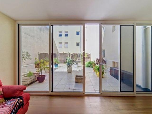 Appartement T3 77 m² 2 chambres terrasse et garage