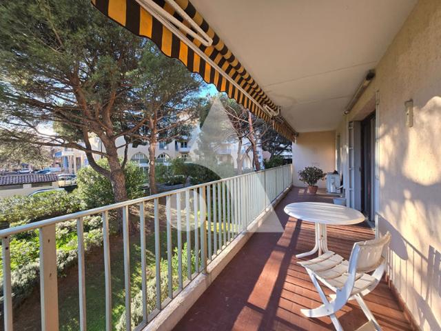 FREJUS PLAGE à 300 m des plages, T3 de 77 m² avec terrasse, parking et cave