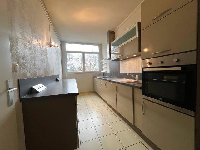 Appartement T3 74m2 avec balcons et stationnement