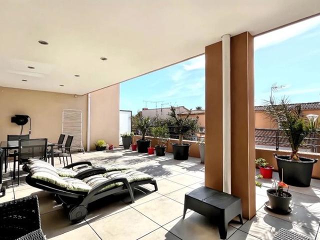 Appartement T3 1er étage avec grande terrasse