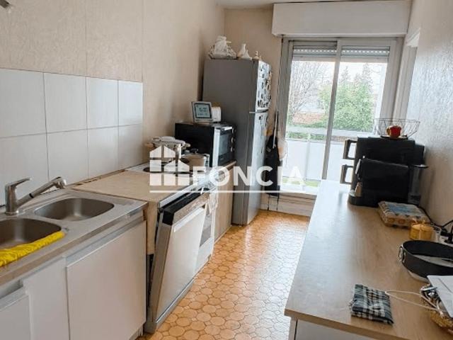 APPARTEMENT T3 / 2 BALCONS / PARKING / CAVE /