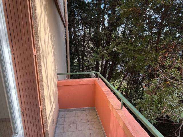Appartement T3, 2 chambres, balcon, parking libre dans résidence fermée chemin de Lopy