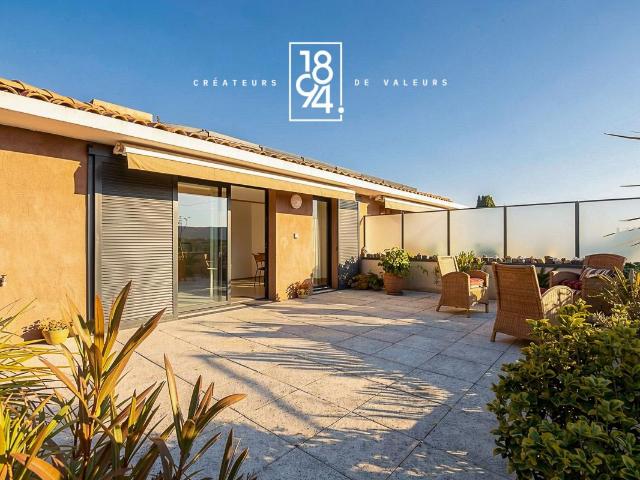 APPARTEMENT T3 TERRASSE DOUBLE PARKING en sus