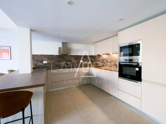 APPARTEMENT T3 TERRASSE + JARDINET