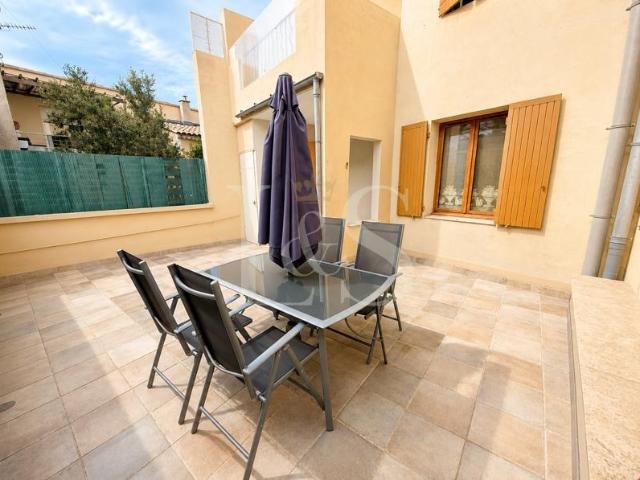 Appartement T3 traversant avec grande terrasse et balcon au