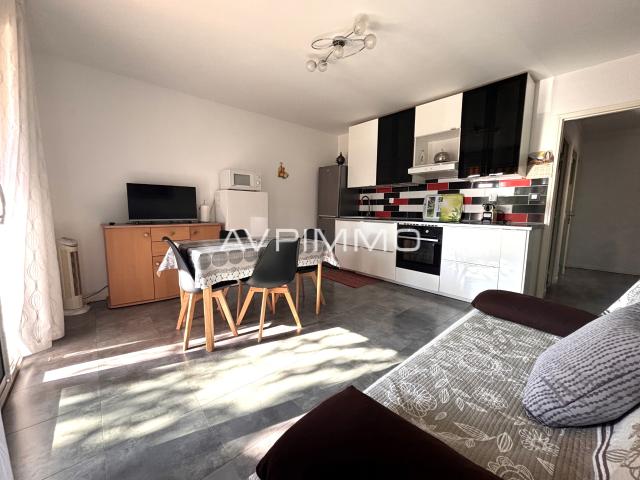 Appartement T3 traversant à vendre Les Lecques Saint Cyr sur Mer Terrasse À 8 min à pied de la plage