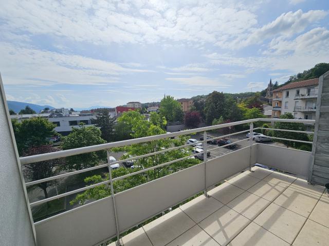 Appartement T3 VINAY avec terrasse et place de stationnement