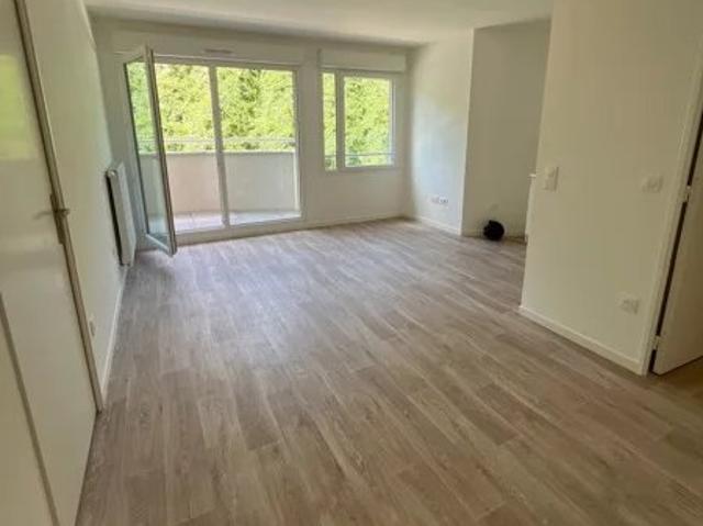 APPARTEMENT T3 VIDE PARKING ZAN 0107