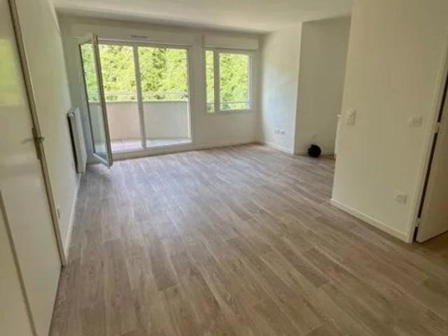 APPARTEMENT T3 VIDE PARKING ZAN 0107