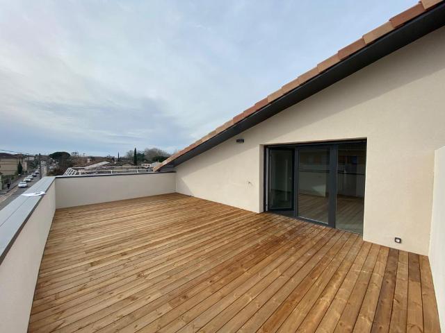 Appartement T3 villa sur le toit CROIX DAURADE 93m2 utiles + terrasse 37m2