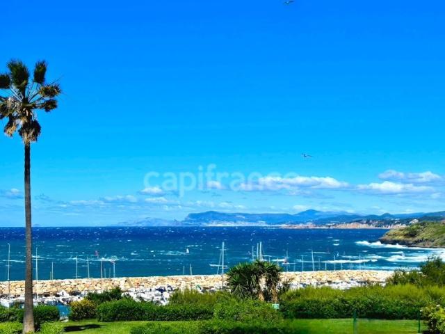 Appartement T3 Vue Mer + Terrasse Parking Piscine à vend. 39m² Six Fours les Plages