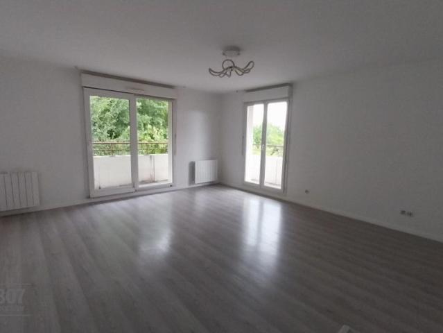 Appartement T3 à louer à Bonne