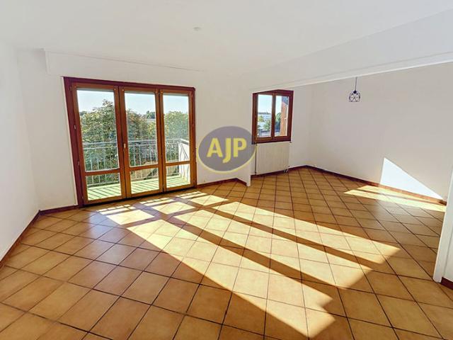 Appartement T3 à louer à Eysines 74,29 m² avec balcon et parking extérieur