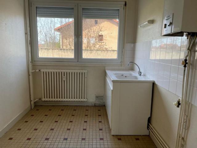 APPARTEMENT T3 A LOUER A LE COTEAU PIMPRENELLES