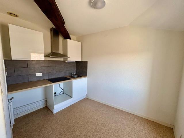 APPARTEMENT T3 A LOUER A NEULISE BOURG