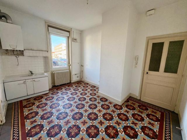 APPARTEMENT T3 A LOUER A ROANNE AVENUE DE PARIS