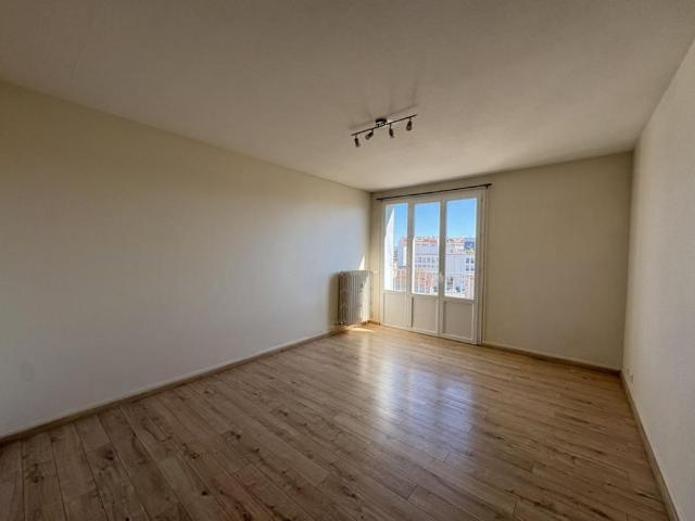 APPARTEMENT T3 A LOUER A ROANNE GARE