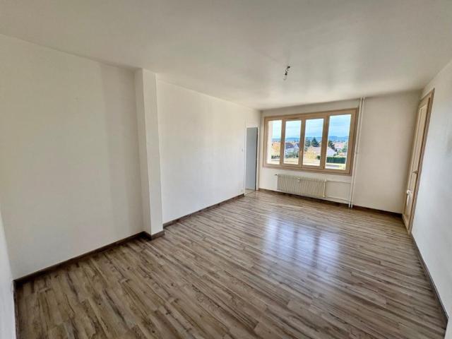 APPARTEMENT T3 A LOUER A RIORGES MAIRIE