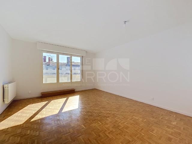 APPARTEMENT T3 A LOUER LYON 2EME ARRONDISSEMENT 66.29 m 2 1 380 €
