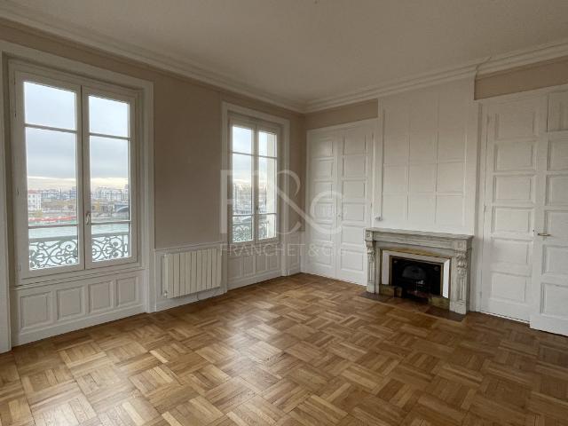 APPARTEMENT T3 A LOUER LYON 2EME ARRONDISSEMENT 89.85 m2 1 131 € charges comprises par mois