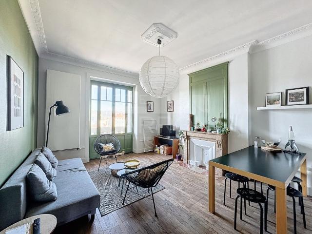 APPARTEMENT T3 A LOUER LYON 7EME ARRONDISSEMENT 61.78 m 2 1 230 €