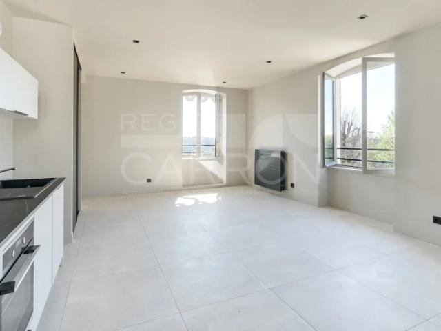 APPARTEMENT T3 A LOUER ST CYR AU MONT D OR 73.94 m 2 1 836 €