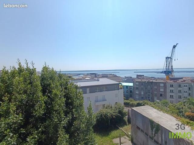 Appartement T3 à rénover – 71 m² – Vue sur la rade de Brest – Brest rive droite