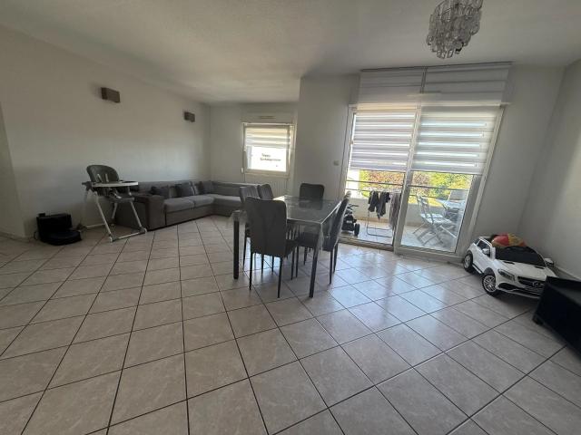 Appartement T3 à vendre de 77,70 m² avec deux terrasses à Thionv