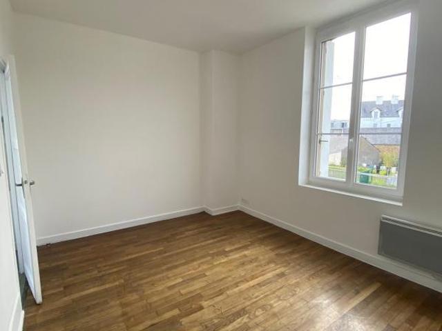 Appartement T3 au 1er étage dans maison individuelle près du c