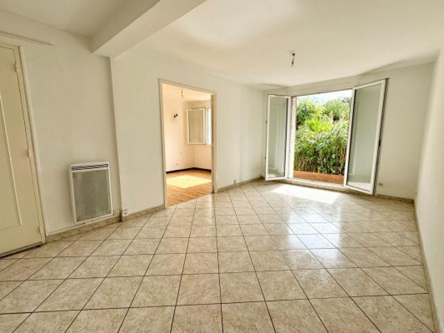 Appartement T3 au calme commerces à proximité